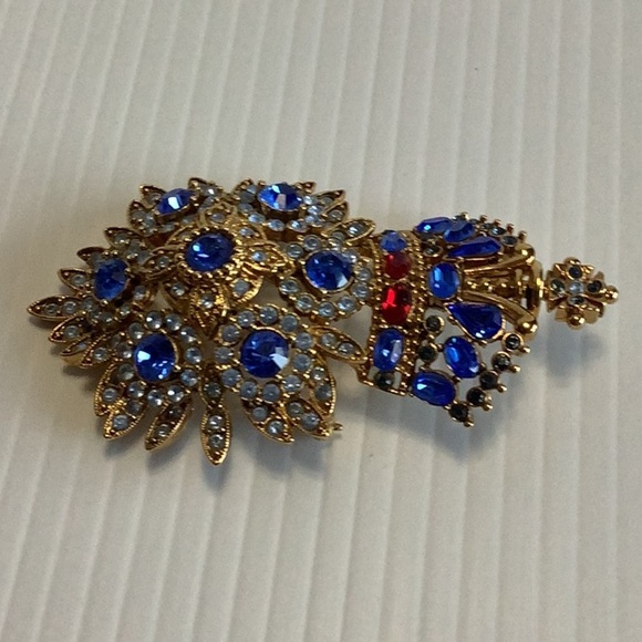 JOAN RIVERS Vintage Royal Monarch Maltese Cross Gold Blue Red Brooch Signed - Picture 11 of 15